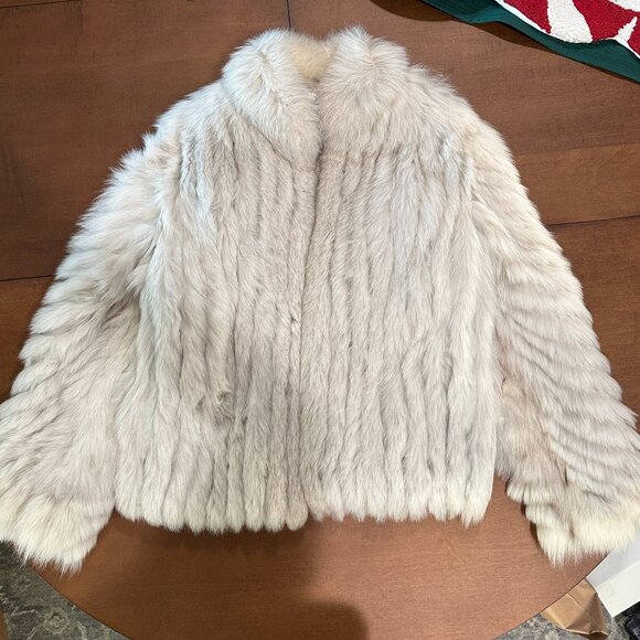 (SOLD) SAGA FOX Real Fur Coat (S) white / grey - Picture 1 of 7